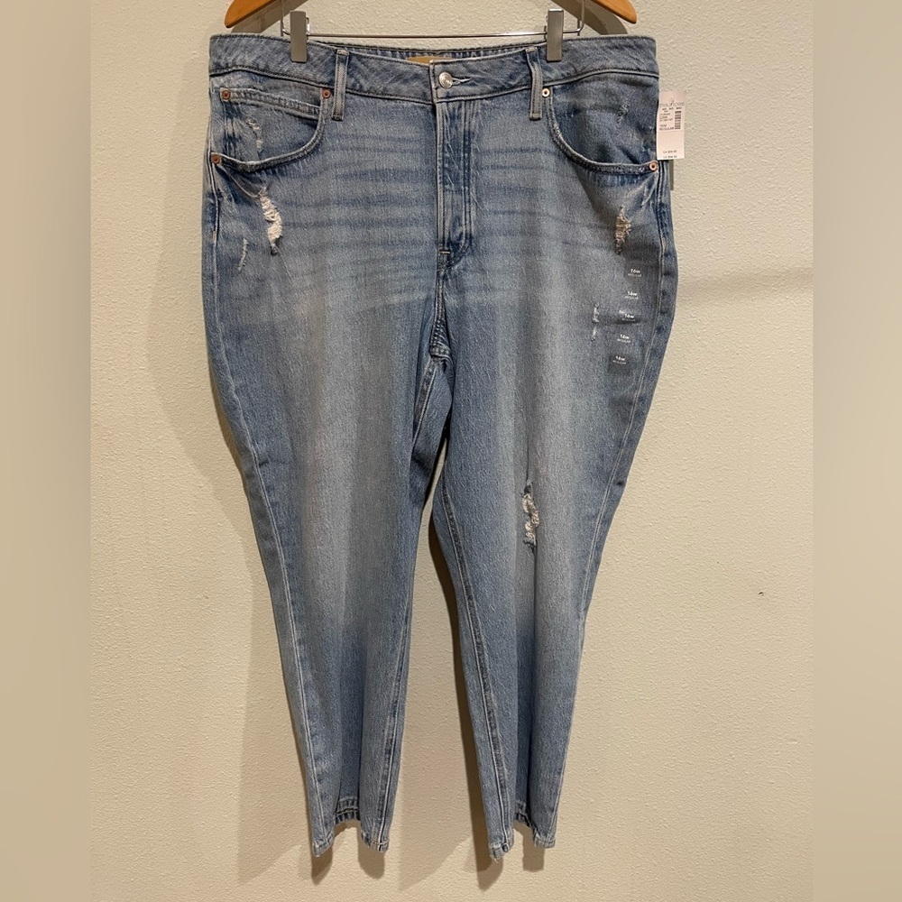 NWT Distressed Blue Jeans